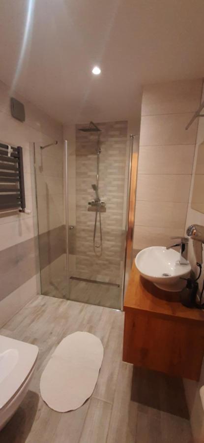 קרפאז' Apartamenty Eden Jacuzzi, Sauna מראה חיצוני תמונה